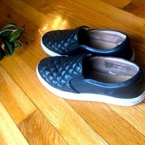 A New Day Black Slip-On Shoes (US Women’s 7.5) ❤️👟